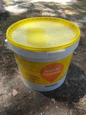 Fixateur Weber pour béton lisse