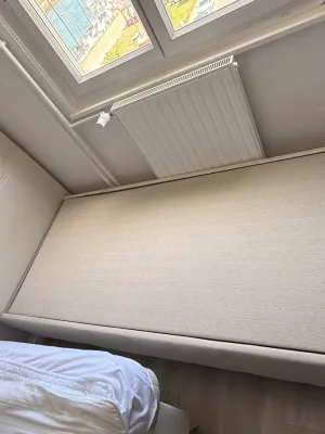 Lit coffre 90×190 avec grand espace de rangement – Très bon état