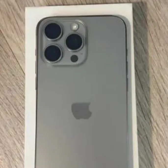 iPhone 16 pro Max - Photo 1