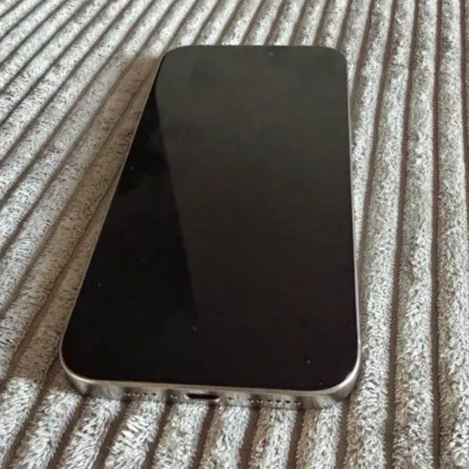iPhone 16 pro Max - Photo 2