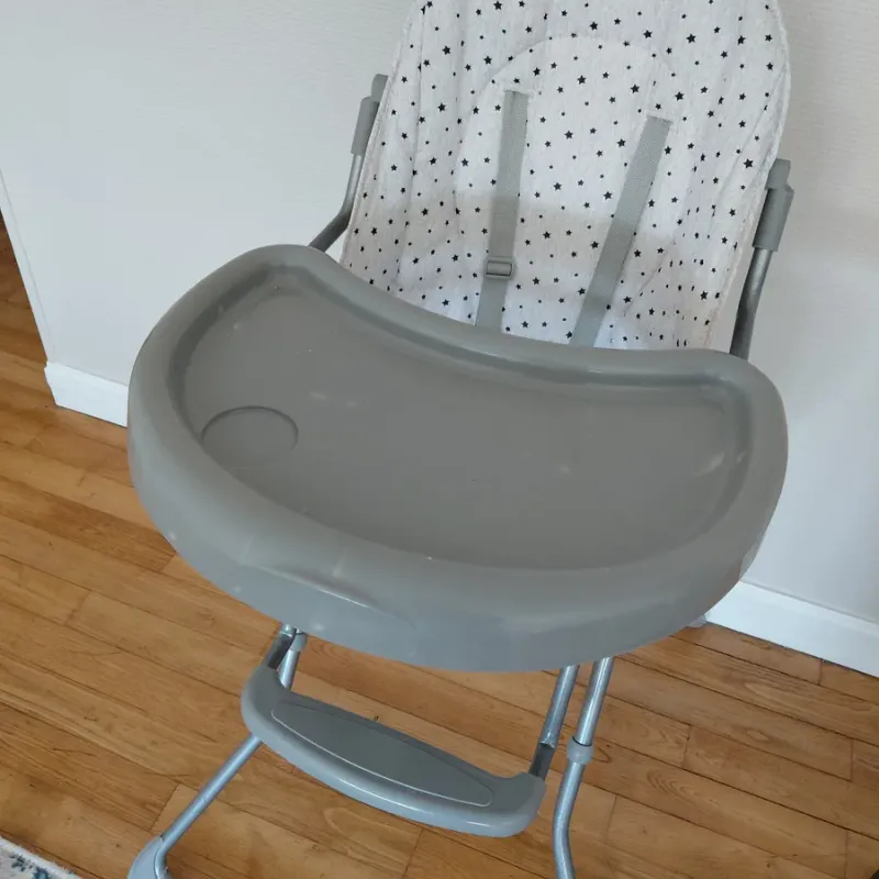 Table à manger pour bébé - Photo 1