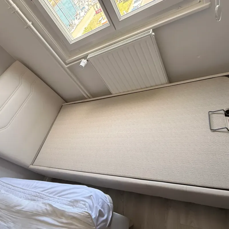 Lit coffre 90×190 avec grand espace de rangement – Très bon état - Photo 1