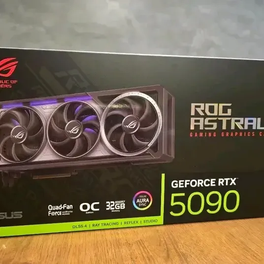 ROG Astral GeForce RTX 5090 OC Edition - Photo 1
