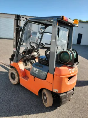Chariot élévateur Toyota SAS 15 - Manutention professionnelle